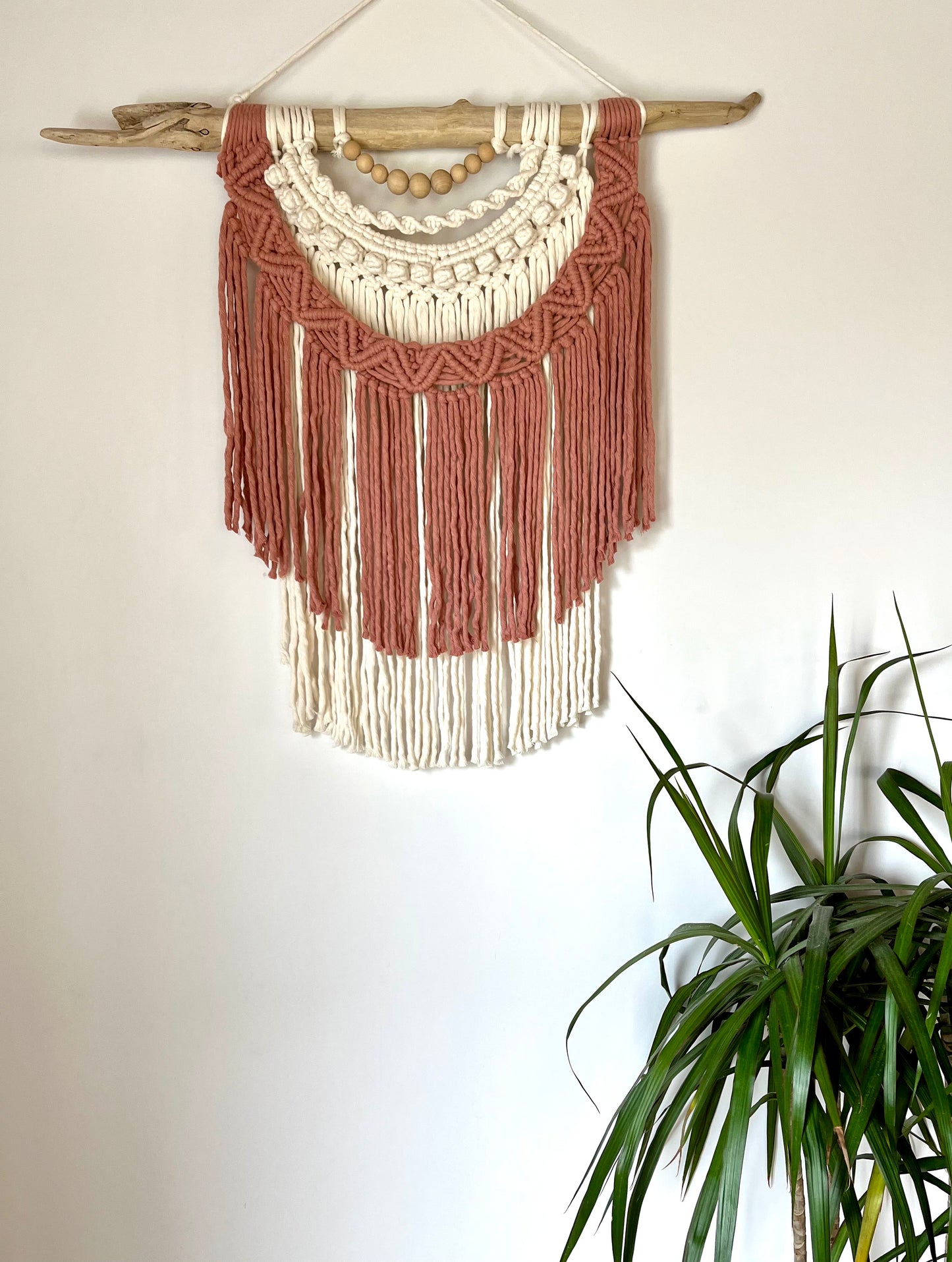 Macramé mural rose