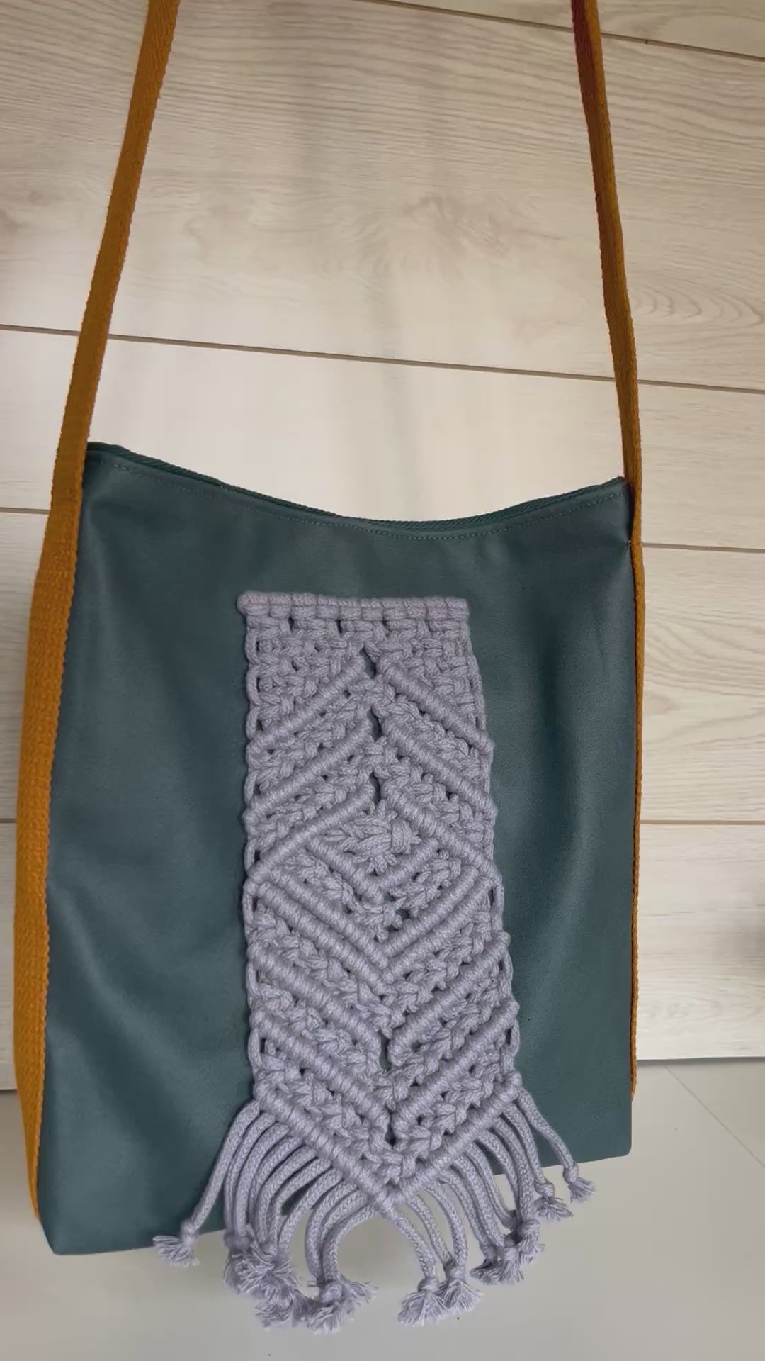 Le tote macra-mauve