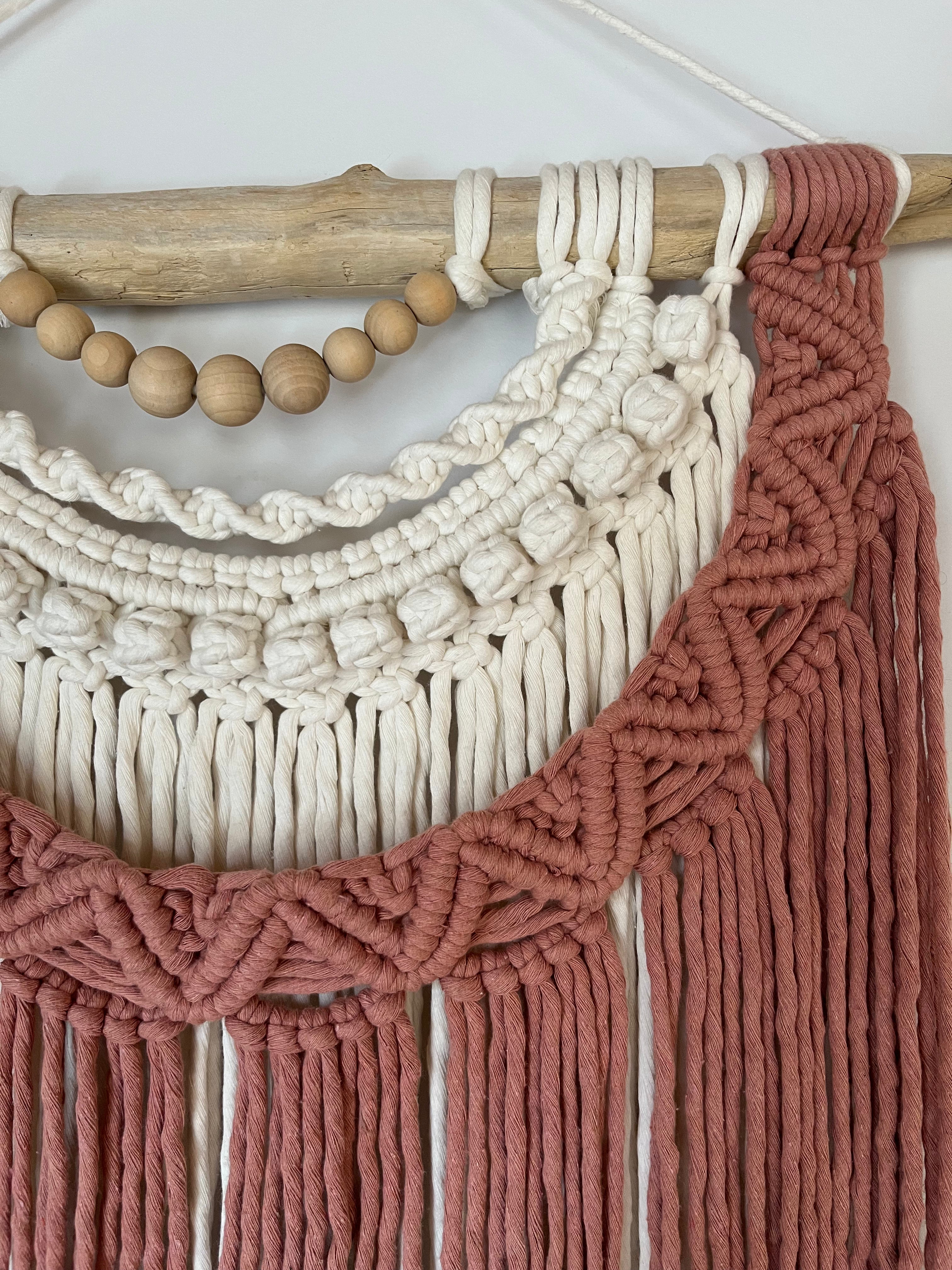 Macramé mural rose